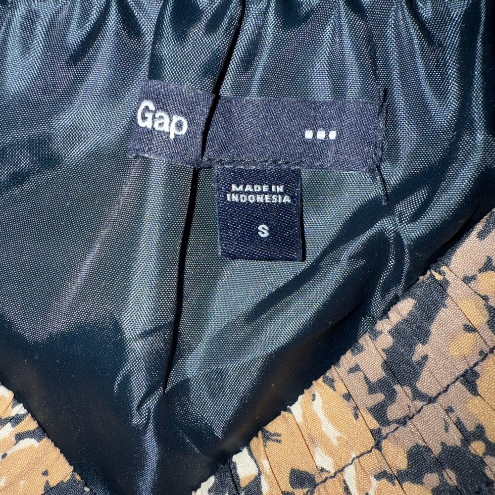 GAP Navy, Tan, and Cream Patterned Skirt (NWOT) - Picture 8 of 8